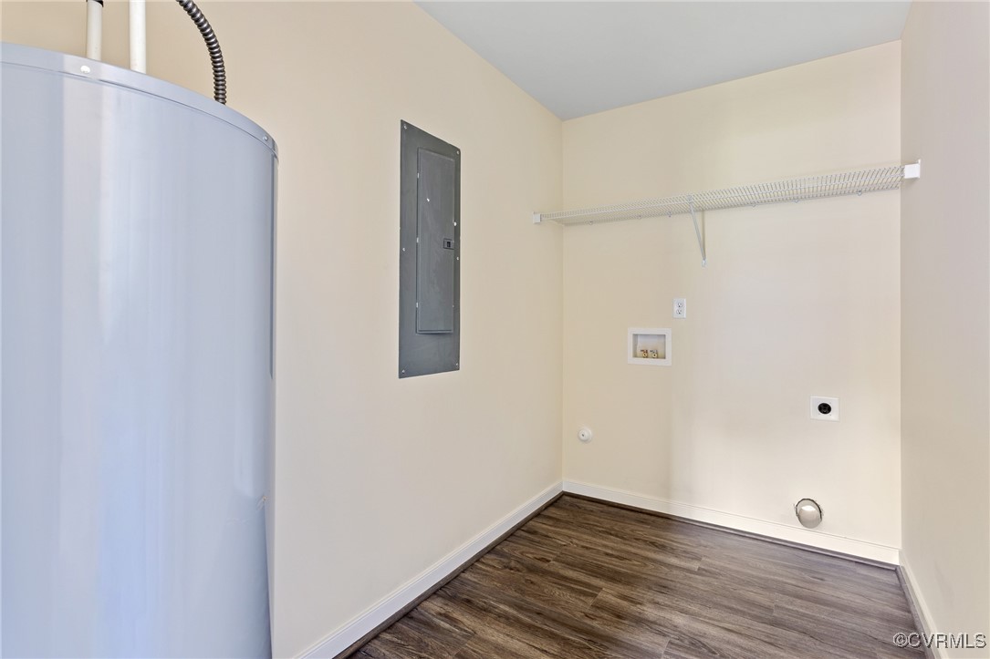 3012 Shady Hollow Cir