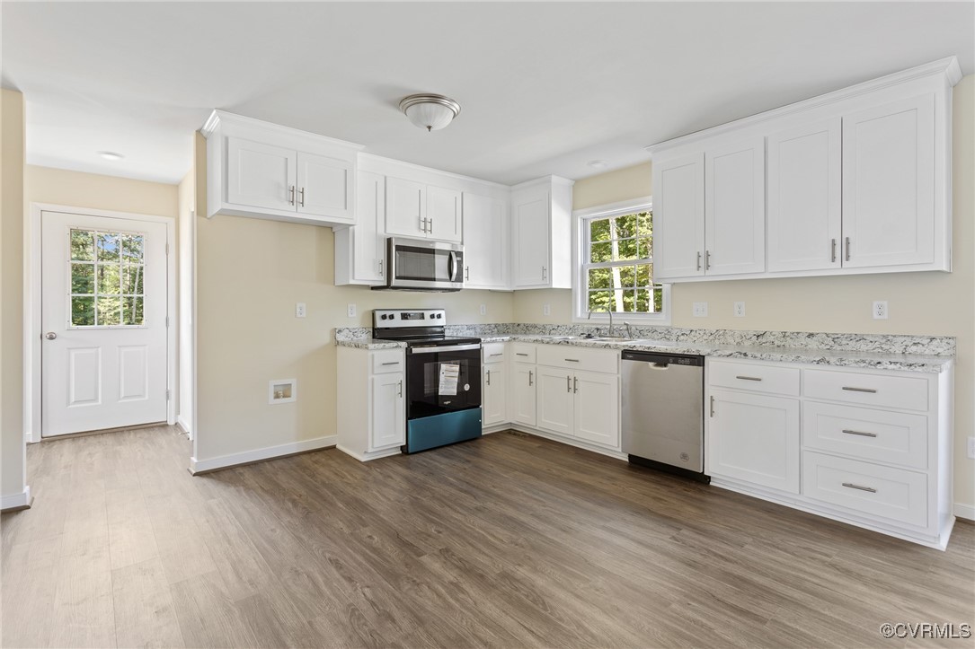 3012 Shady Hollow Cir