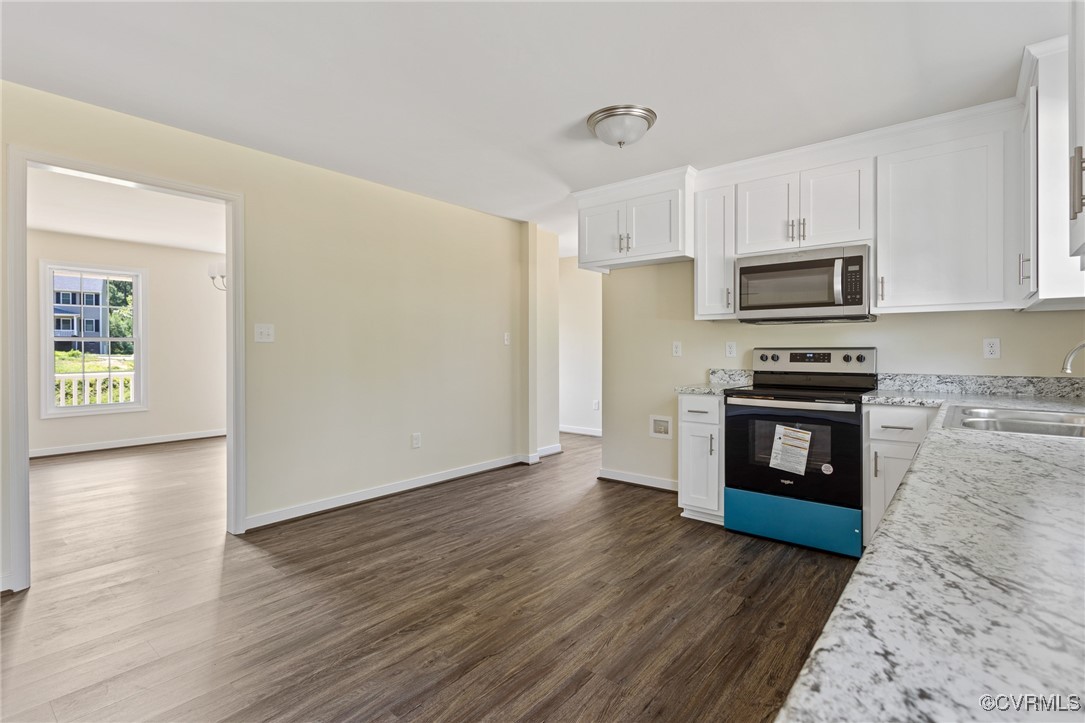 3012 Shady Hollow Cir