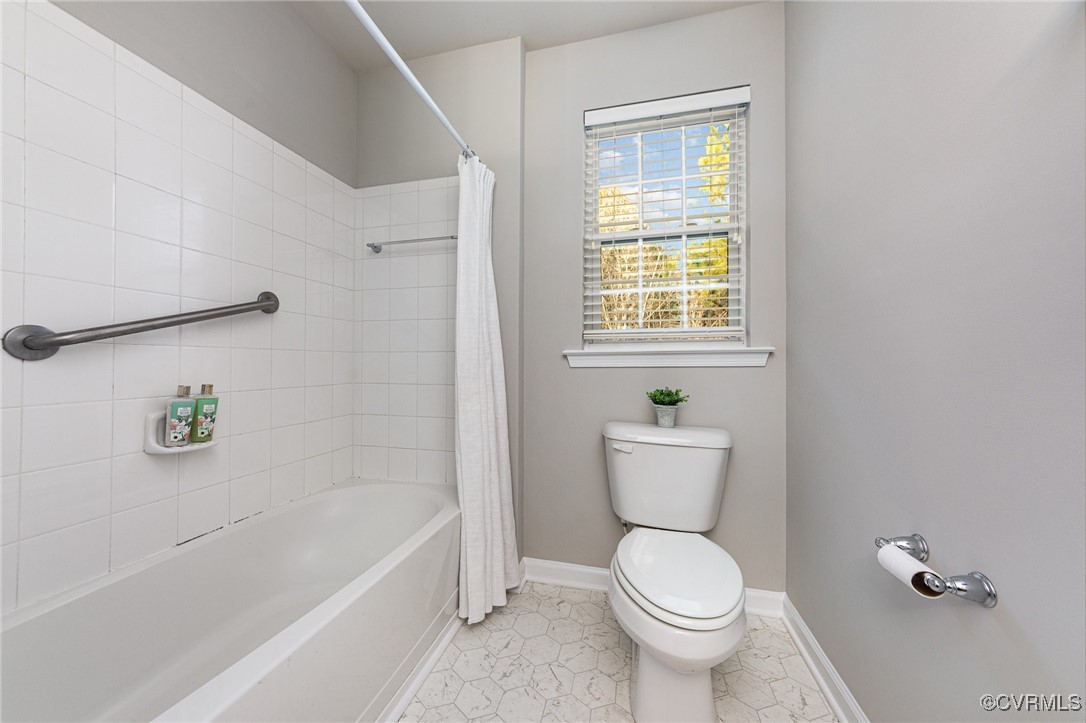 946 Kitty Hamilton Cir