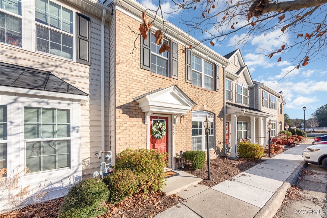 946 Kitty Hamilton Cir