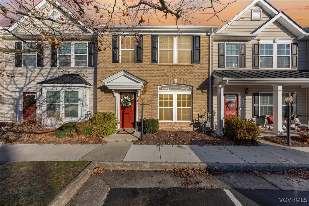 946 Kitty Hamilton Cir