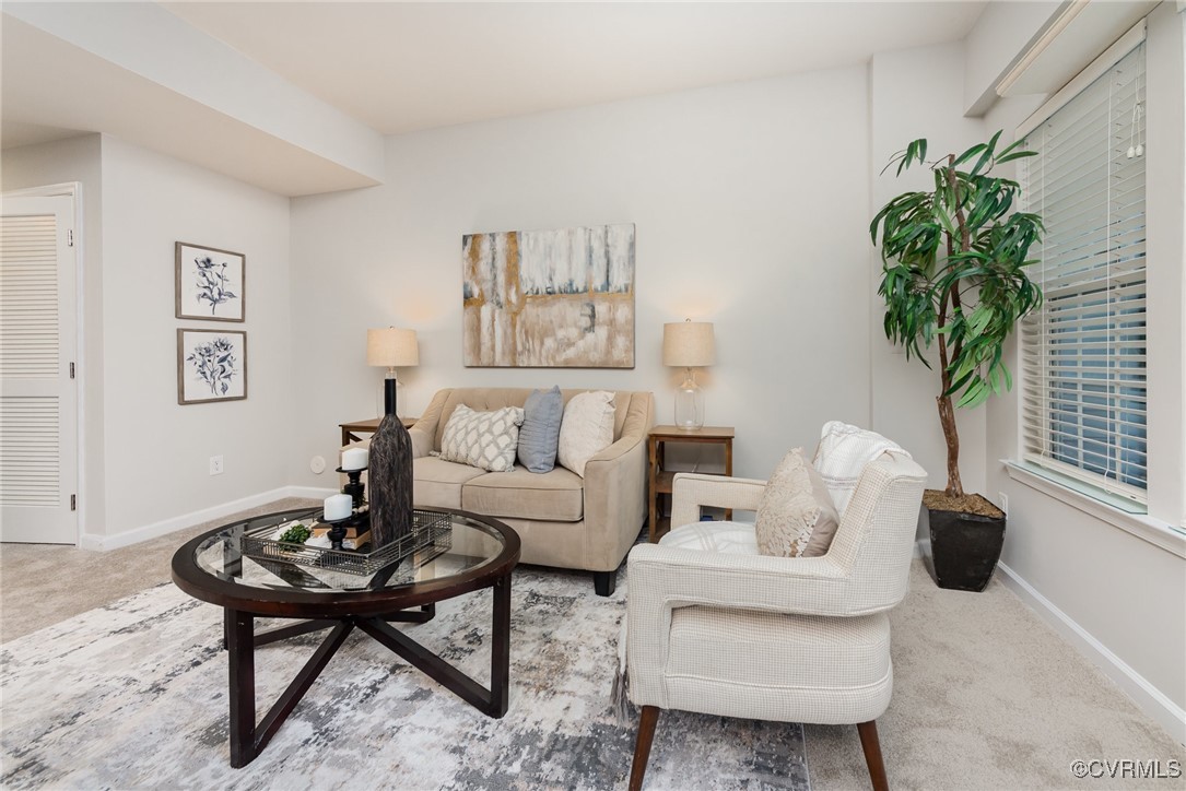 946 Kitty Hamilton Cir