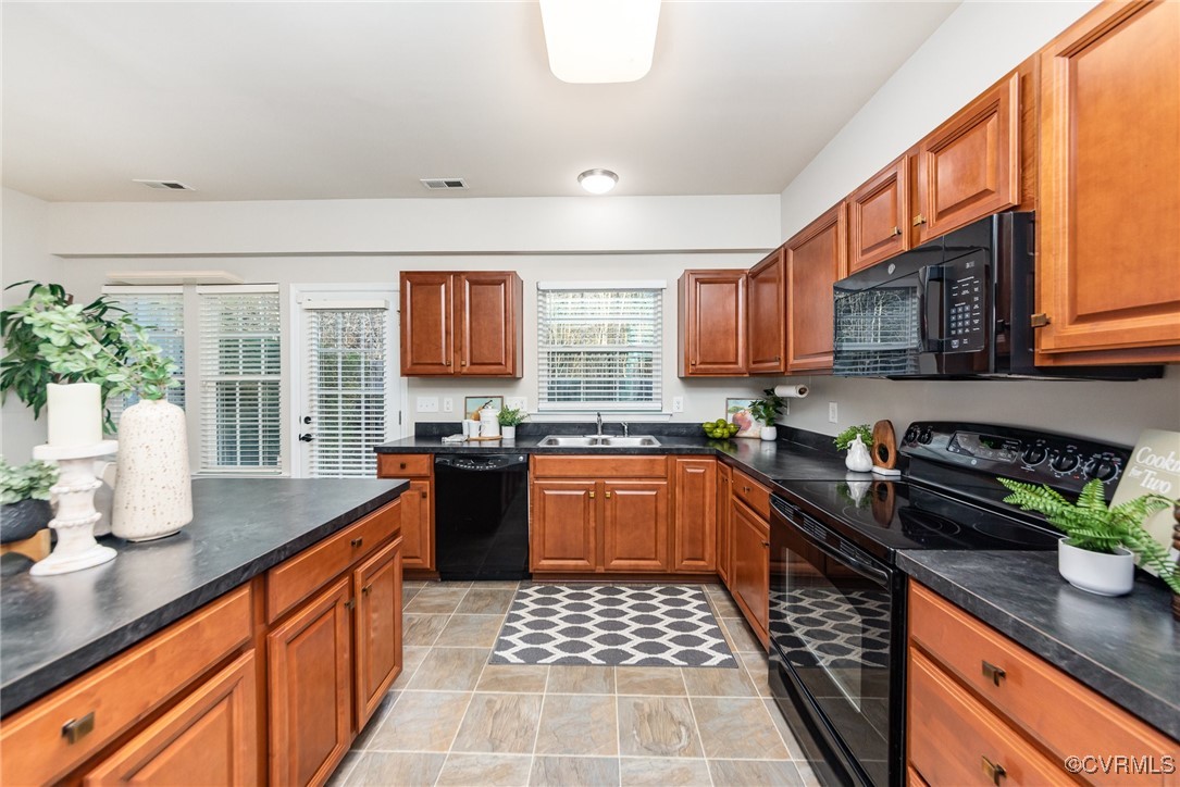 946 Kitty Hamilton Cir