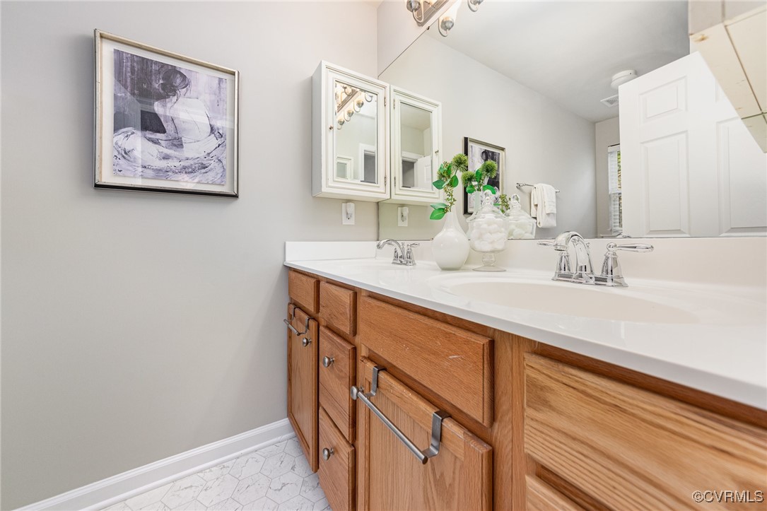 946 Kitty Hamilton Cir