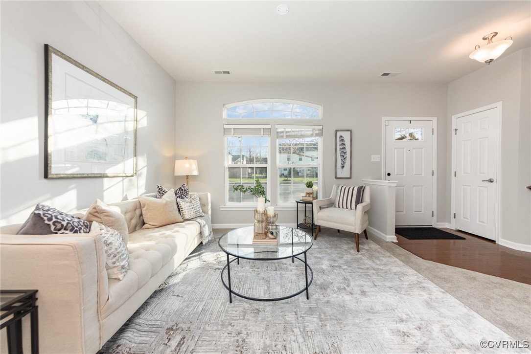 946 Kitty Hamilton Cir