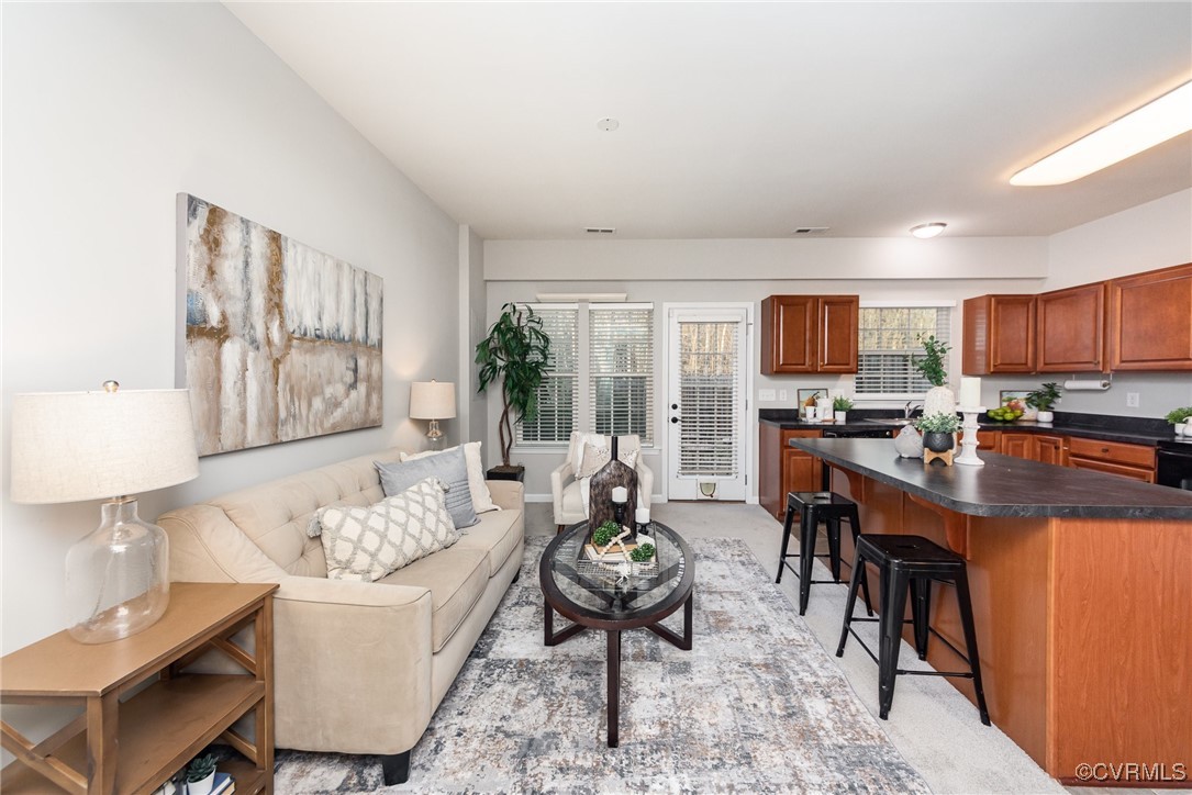 946 Kitty Hamilton Cir