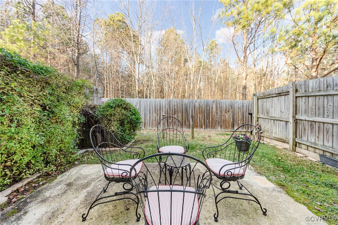 946 Kitty Hamilton Cir