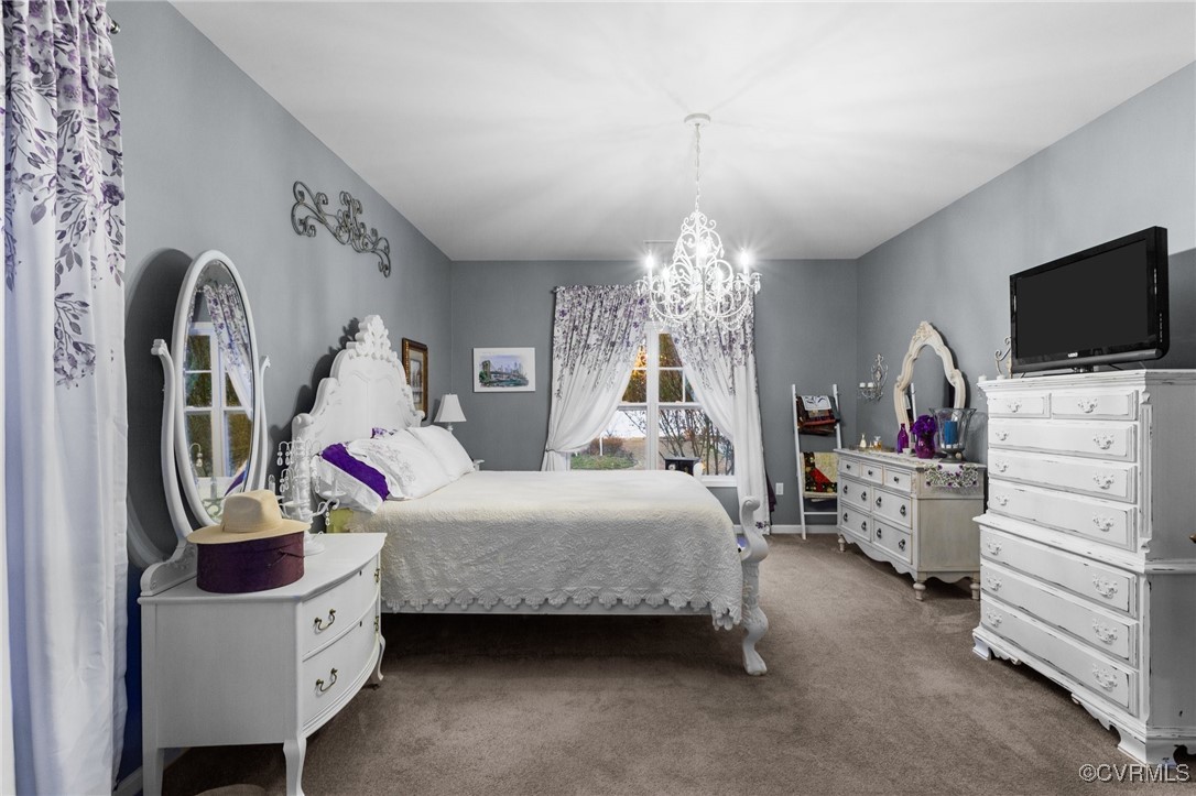 7067 Ravenscraig Cres