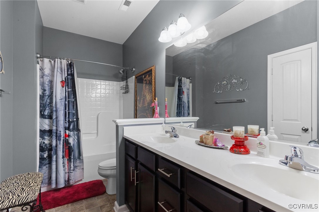 7067 Ravenscraig Cres