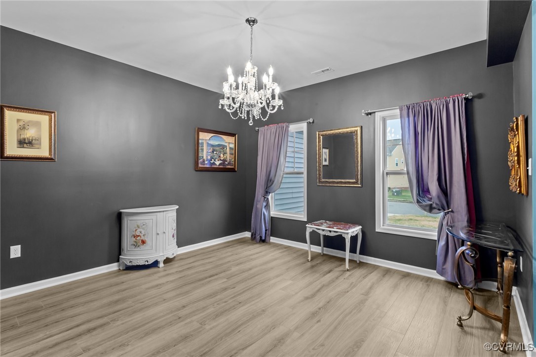 7067 Ravenscraig Cres