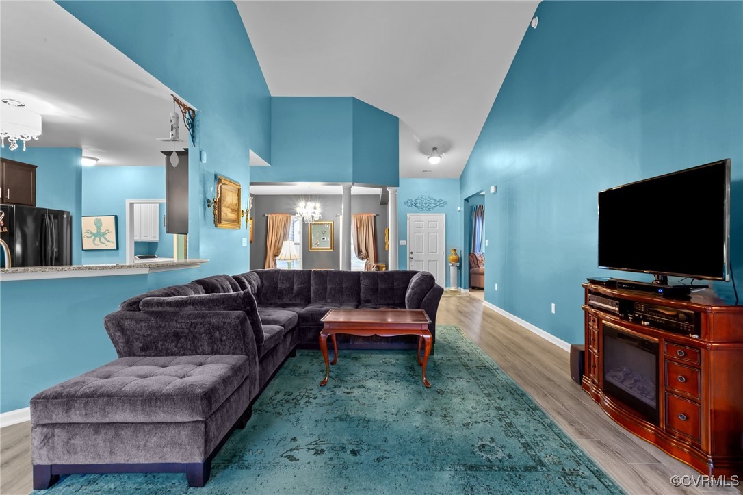 7067 Ravenscraig Cres