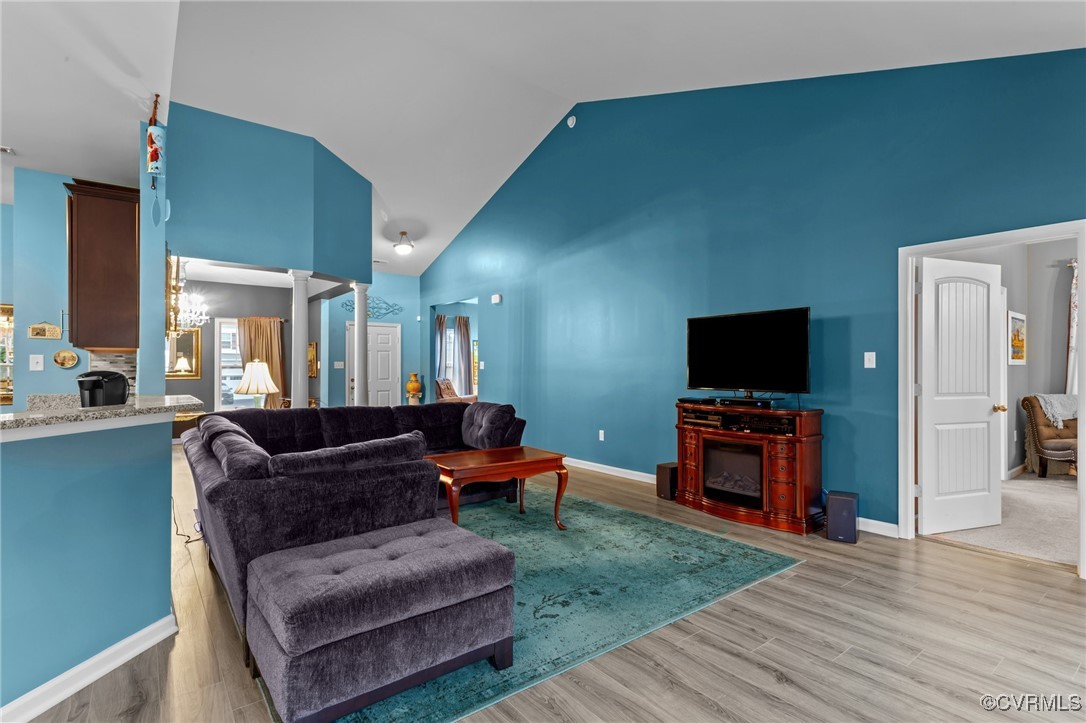 7067 Ravenscraig Cres