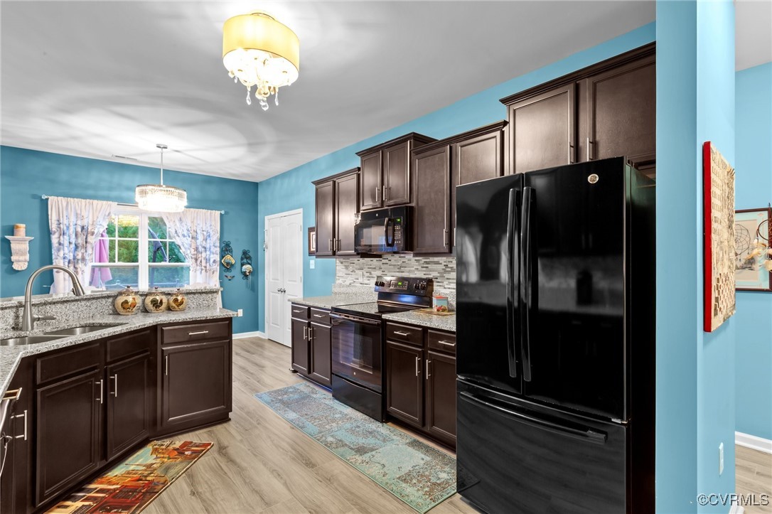 7067 Ravenscraig Cres