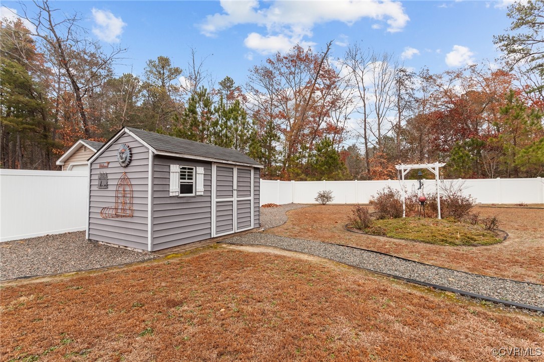 7067 Ravenscraig Cres