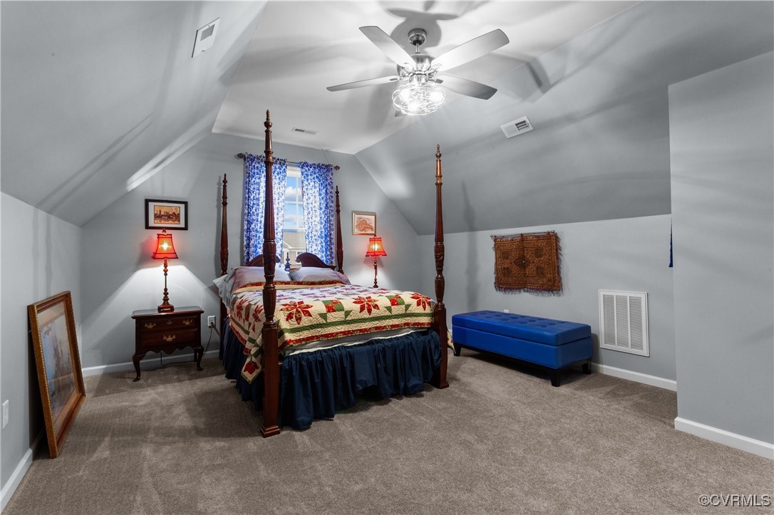 7067 Ravenscraig Cres