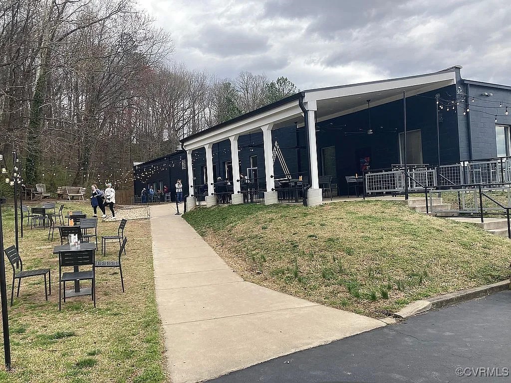 1422 Williamsburg Rd