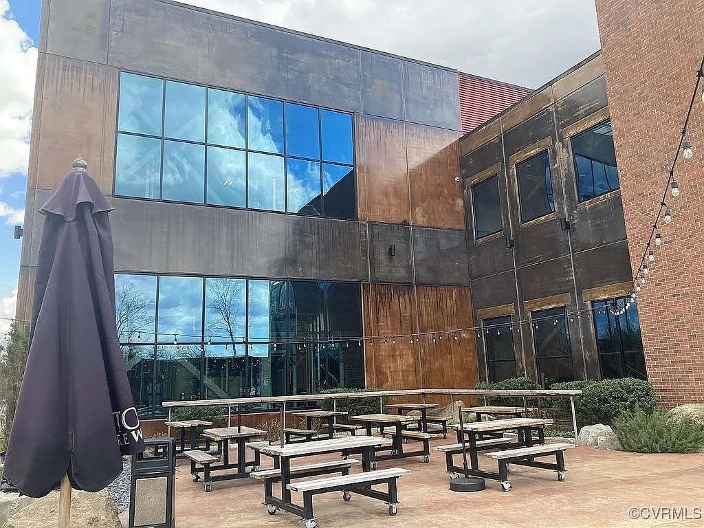 1422 Williamsburg Rd