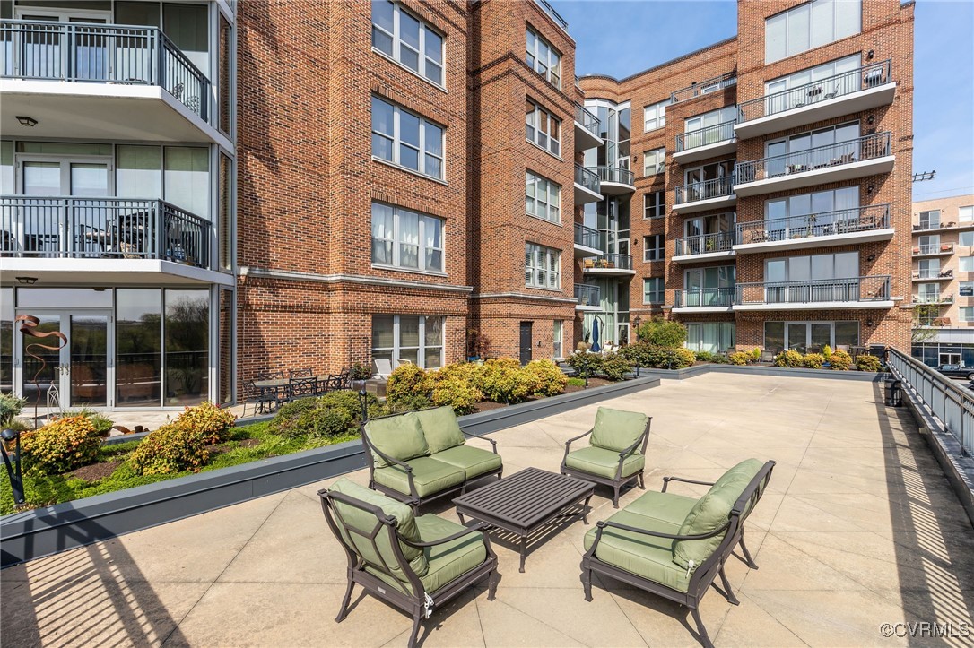 4820 Old Main St Unit#402