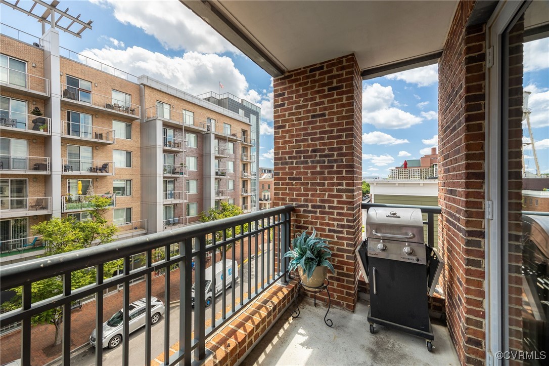 4820 Old Main St Unit#402