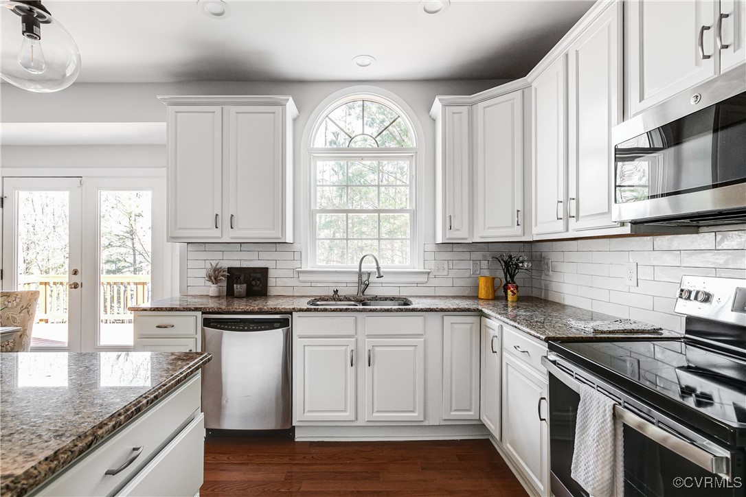 3107 Cove View Ln