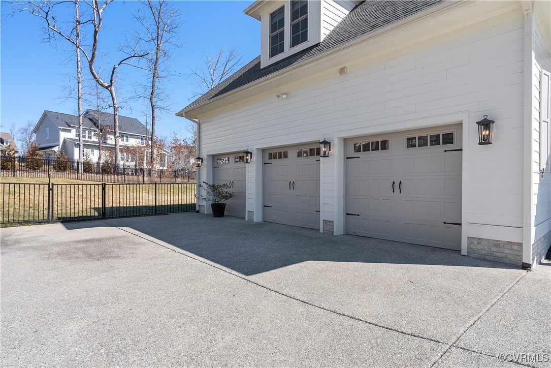 2307 Showning Ln