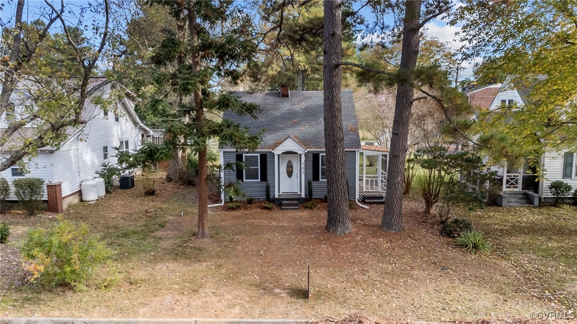 303 Academy Ave