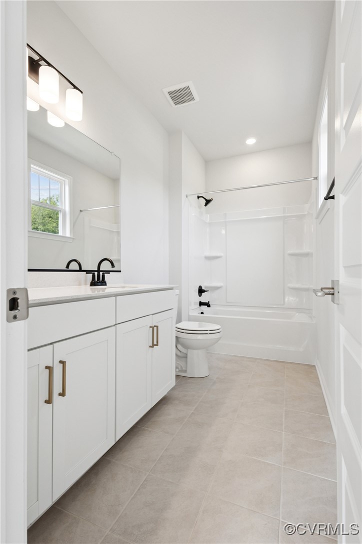 8489 Chimney Rock Dr