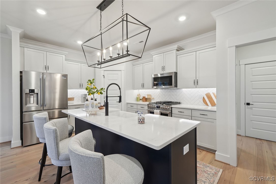 8437 Chimney Rock Dr