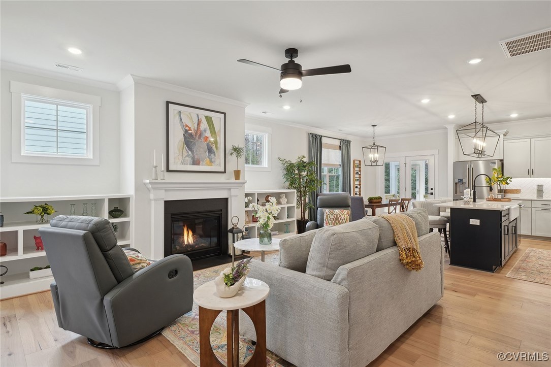 8437 Chimney Rock Dr