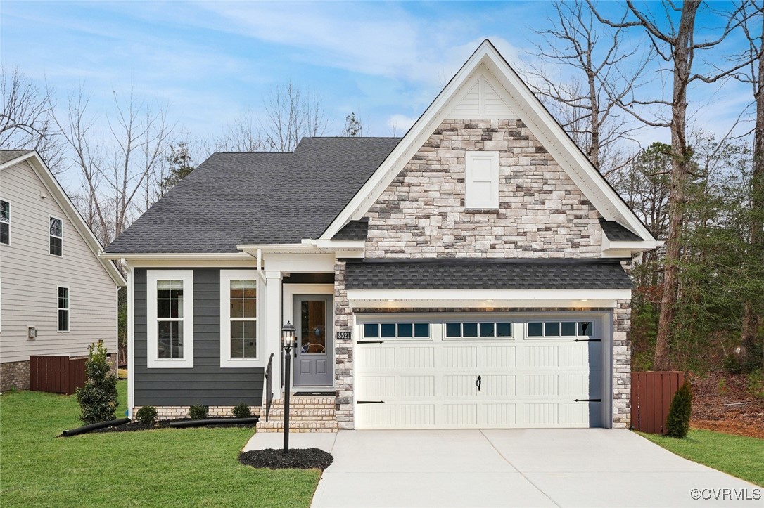 8437 Chimney Rock Dr