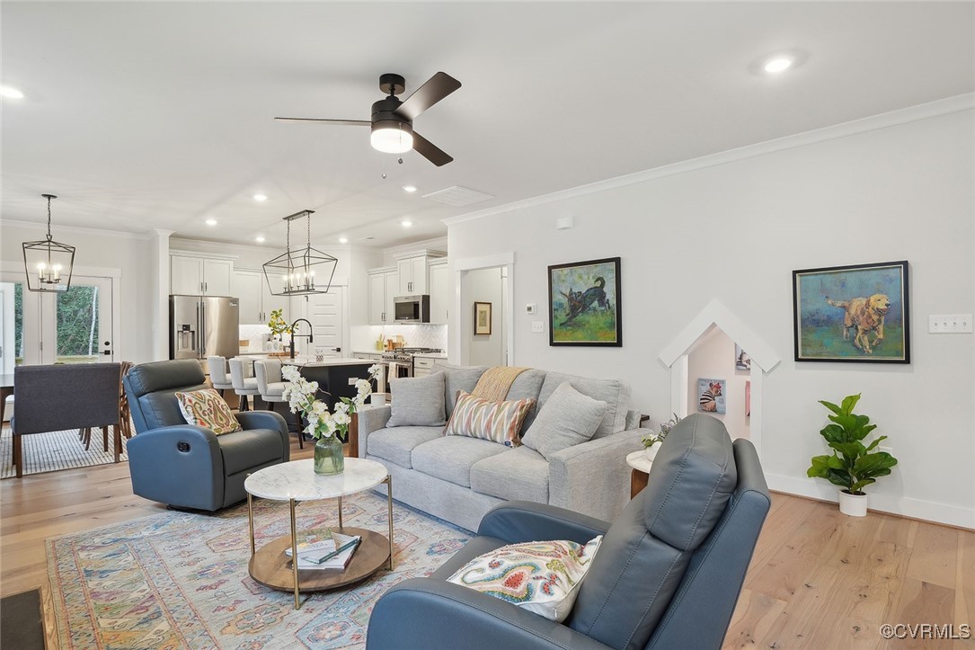 8437 Chimney Rock Dr