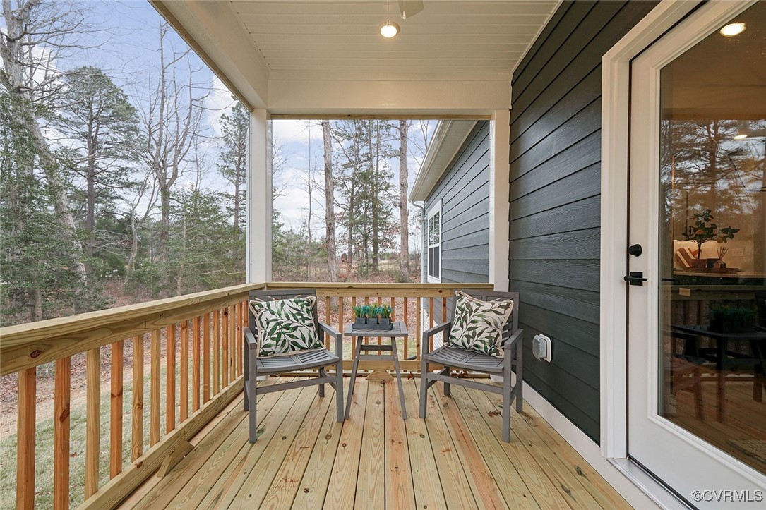 8437 Chimney Rock Dr