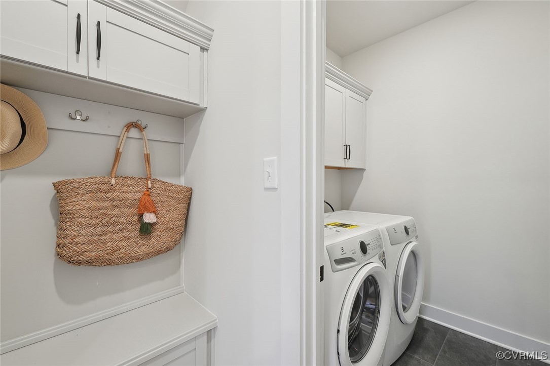 8437 Chimney Rock Dr