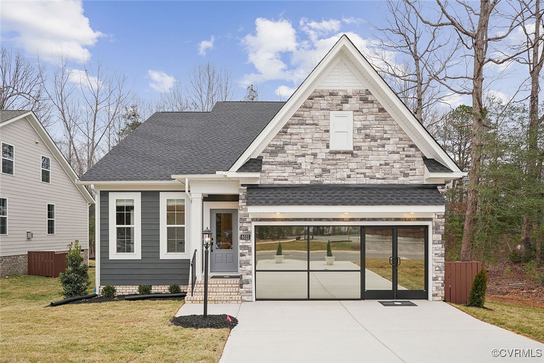 8437 Chimney Rock Dr