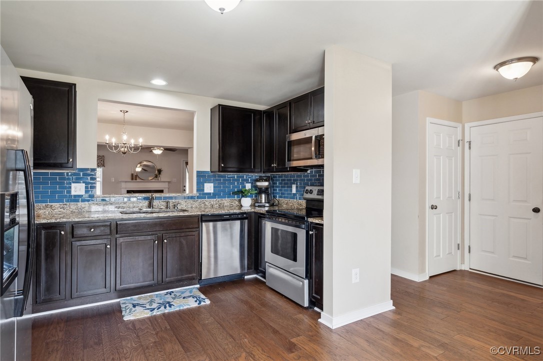 613 Abbey Village Cir