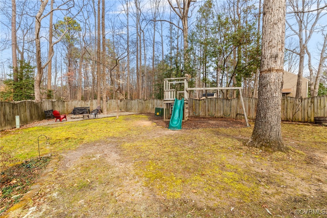 409 Yarrow Ln
