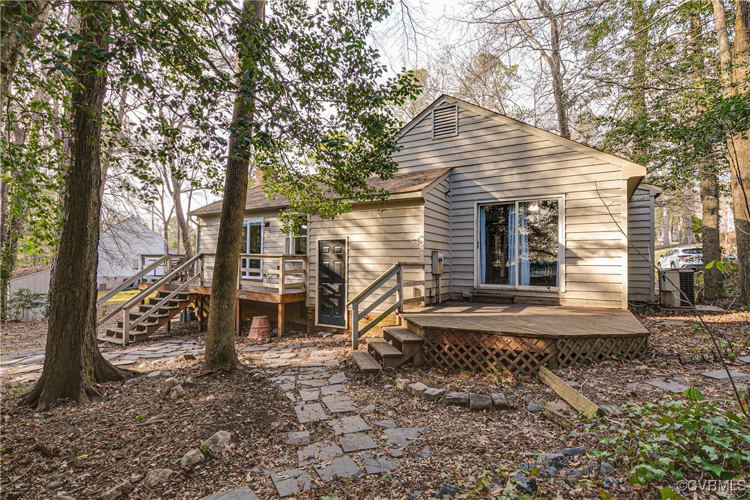 900 Hartford Ln