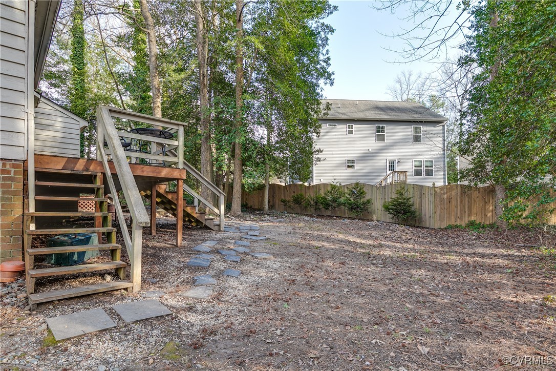 900 Hartford Ln