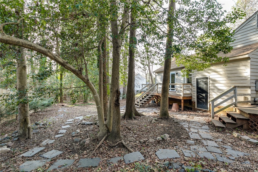 900 Hartford Ln