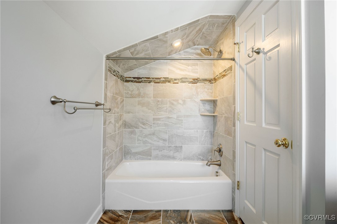 6407 Buckhill