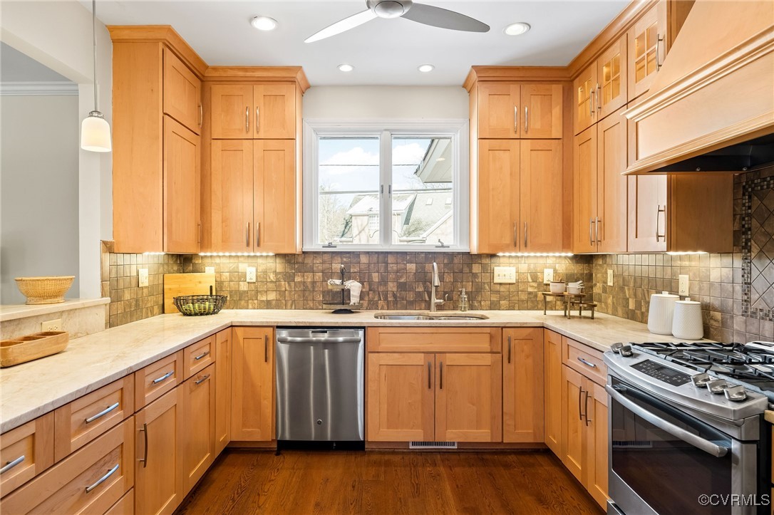 6407 Buckhill