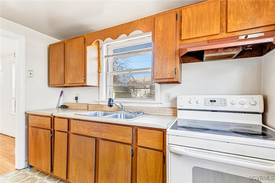 2416 Bransford Dr