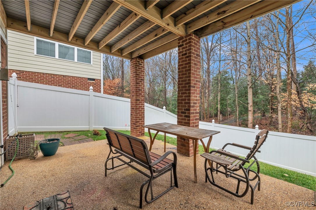 10055 Berry Pond Ln