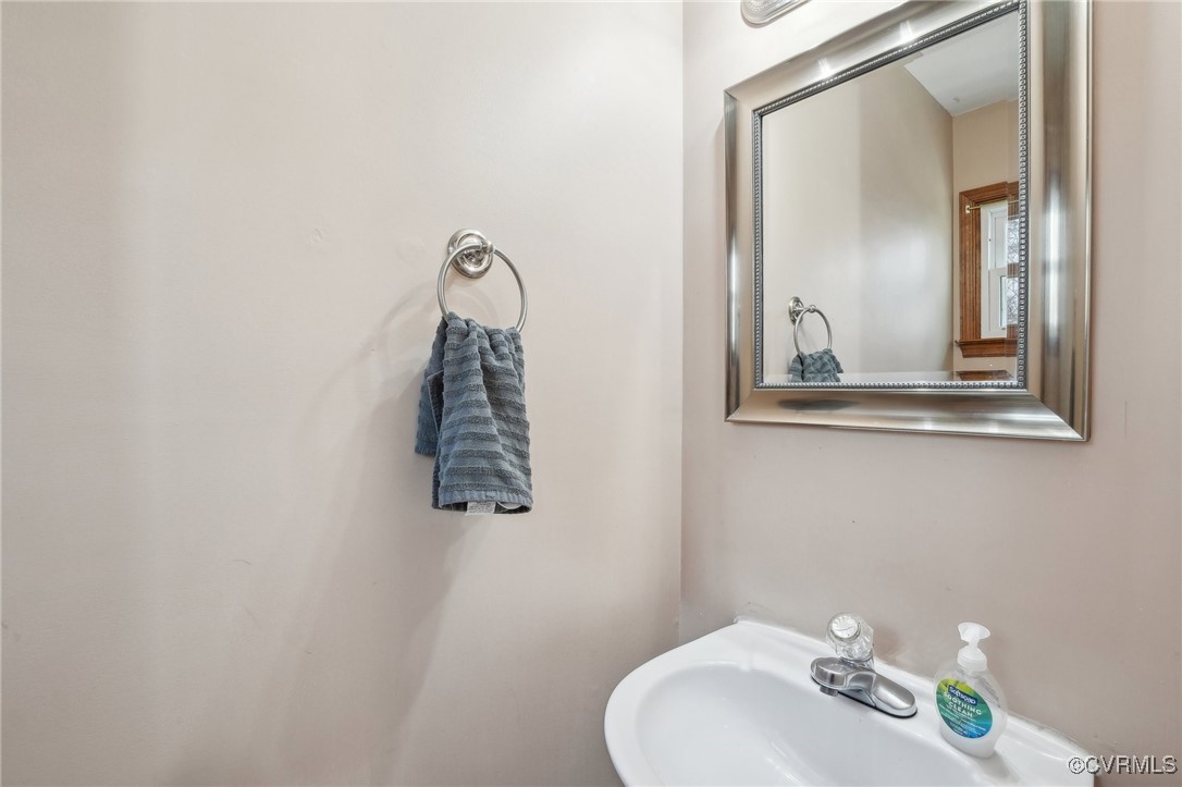 13618 Lucky Debonair Ln