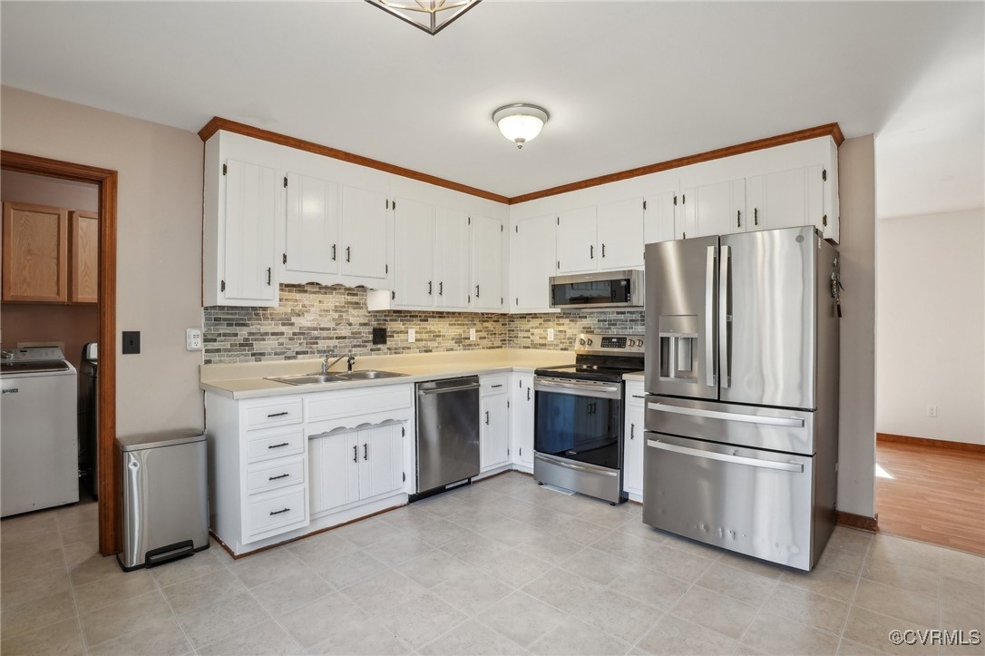 13618 Lucky Debonair Ln