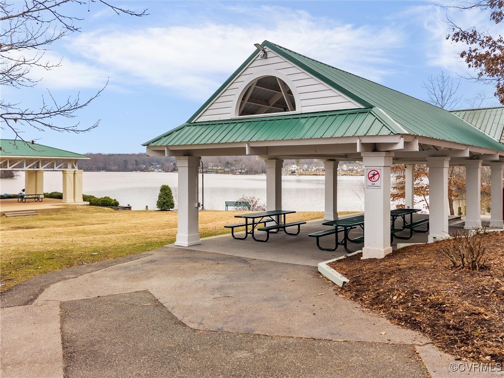 5503 Silver Birch Ln