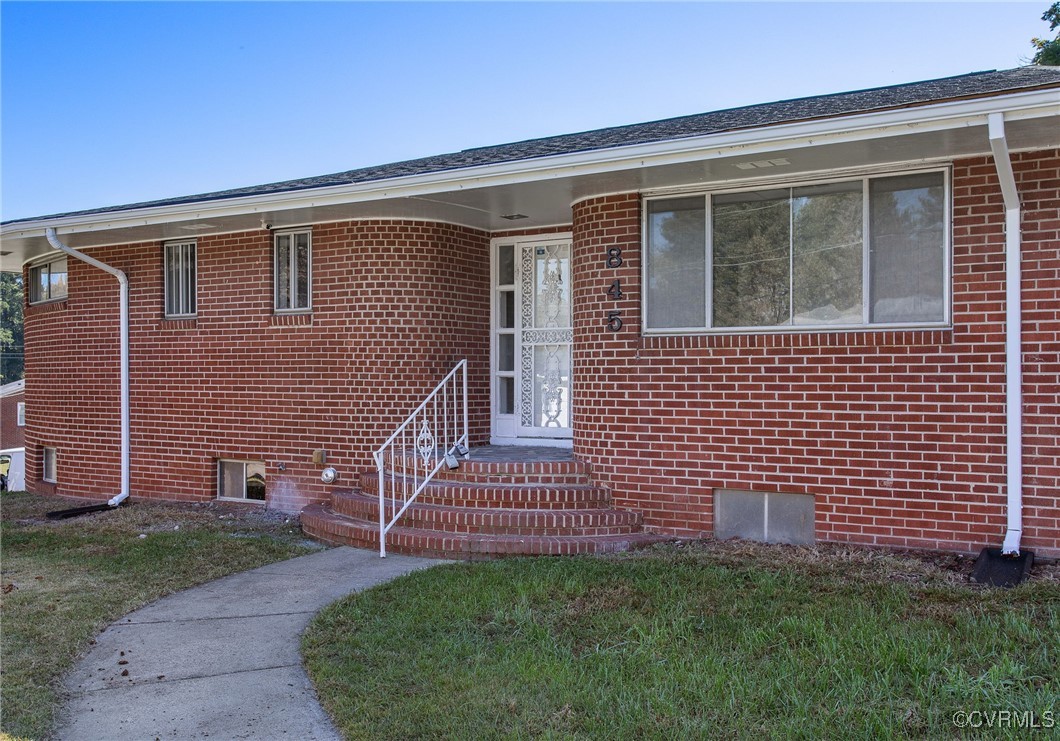 845 Augusta Ave