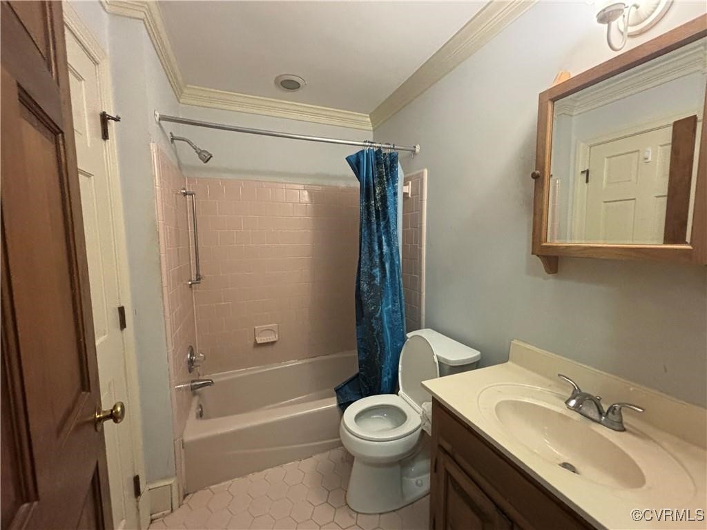 8059 Glenbrook Dr