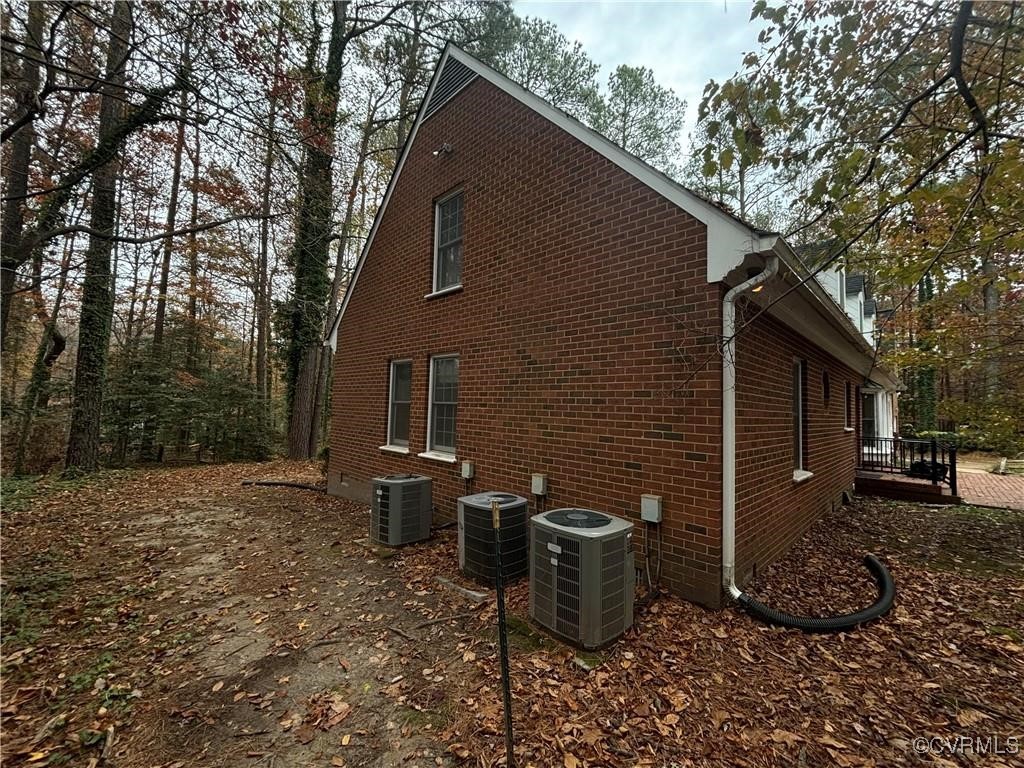 8059 Glenbrook Dr